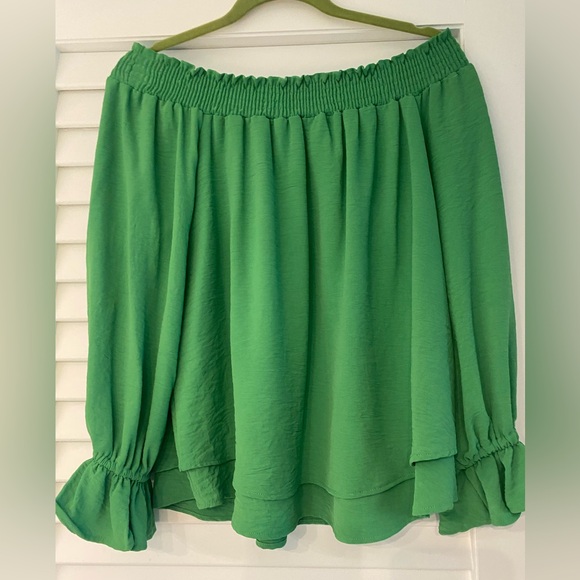 ☘️Green Off-Shoulder Blouse - Picture 5 of 8